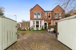 Photo 28- click for photo gallery